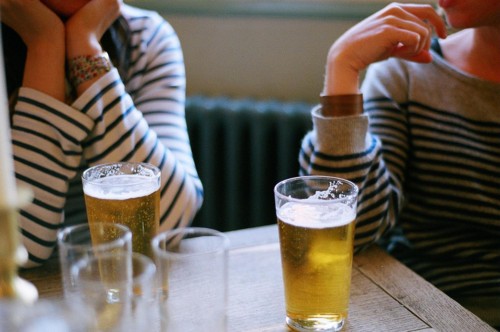 Пиво - это неплохой способ расслабиться для женщин